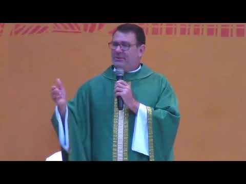 Bala perdida atinge teto de igreja durante missa em Vitória