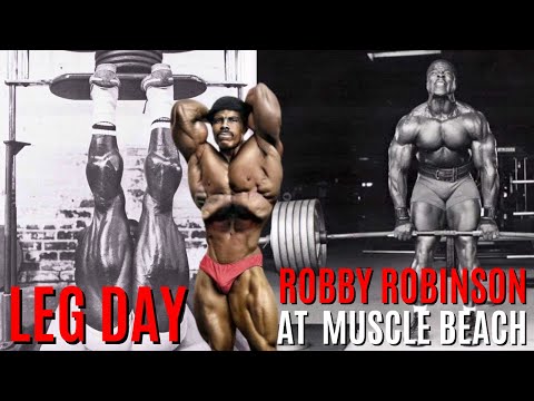 Robby Robinson training LEGS at the Muscle Beach Pit || QUADS and HAMSTRINGS