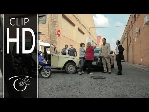 Carmina o revienta - Accidente con Citroen 2cv sin carnet de conducir