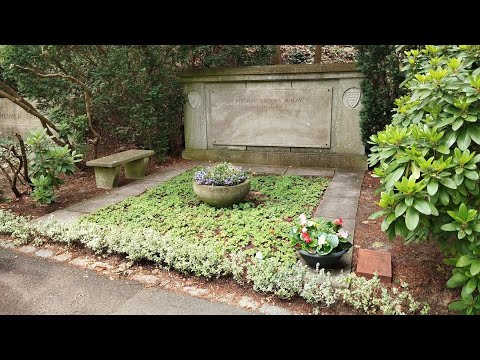 Waldfriedhof Heerstraße - Das Grab von Loriot, Klausjürgen Wussow, Grethe Weiser u.v.a.
