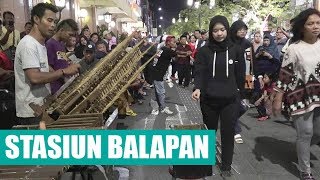 Download lagu STASIUN BALAPAN -- PENGAMEN CALUNG FUNK MALIOBORO YOGYAKARTA mp3 Download lagu STASIUN BALAPAN -- PENGAMEN CALUNG FUNK MALIOBORO YOGYAKARTA mp3