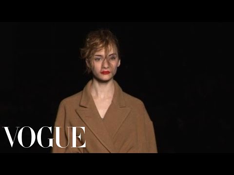 Fashion Show - Dries Van Noten: Fall 2009 Ready-to-Wear