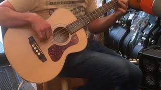 Video thumbnail for Alex Oster Guild Jumbo Jr Bass by Guitar Stop®