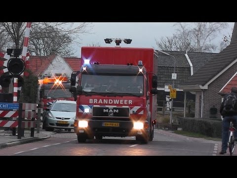 PRIO 1 HV 5071 & Lifeliner 1 Naar Ongeval met beknelling (Vrachtwagen) Purmerdijk Purmerend