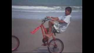 preview picture of video 'Empinar  bicicleta sem o pneu   Élbio° Empinado 13/01/2012'