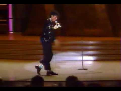 Billie Jean - Michael Jackson live Moontown 25