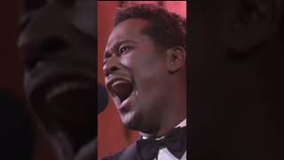 Watch what he does! Luther Vandross&#39;s answer to Whitney&#39;s High Notes...