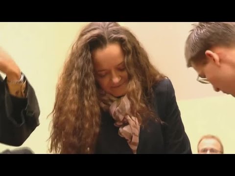 Aussage im NSU-Prozess: Zschäpe bestreitet Beteiligung am Neonazi-Terror | DER SPIEGEL