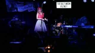 Aurora & the Chanson Trio - "Autumn Leaves"