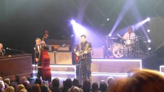 Chris Isaak - Live It Up