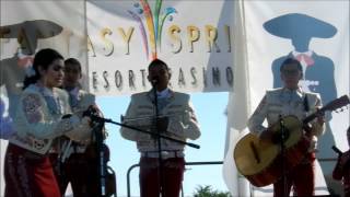 Mariachi Orgullo Azteca cantando en vivo La Bamba