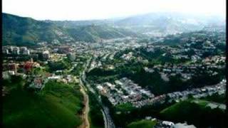 preview picture of video 'Caracas cenital - Archipiélago de colinas'
