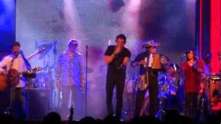 Carlos Vives :: Momentos de Amor :: En Vivo Bogotá 2012