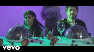 LOST - Big Party (Clip officiel)