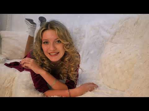 Santa's Yodeling Song - Timea Csaszar (cover)
