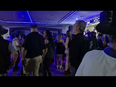 Novos Garotos, Salão Primeiro de Janeiro em Blumenau