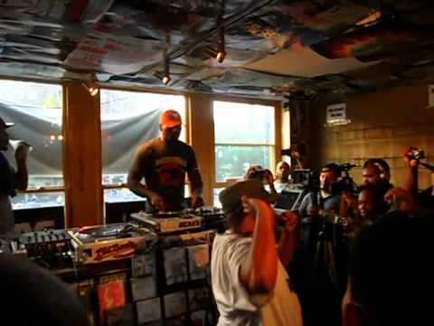 Breez Evahflowin and Rob Swift - Fat Beats NY Freestyle - 9/02/2010