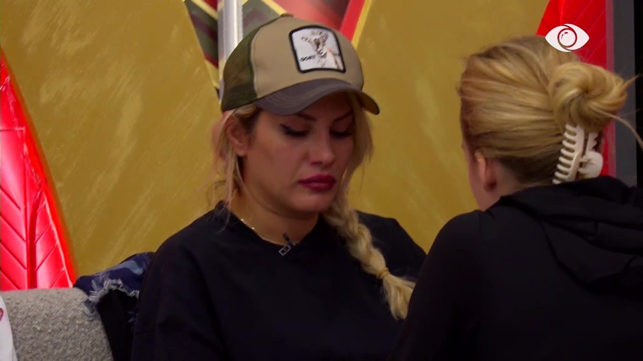 “Diçka nuk do shkojë mirë”/ Ilnisa në lot, Heidi i qëndron pranë: Vajza jote...