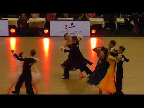 070 Adam Čadílek - Vanesa Holíková /MČR STT 2018/ Třinec/ Junior II./ 2.kolo/ Slowfox