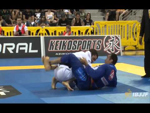 Braulio Estima v Murilo Santana - 2014 IBJJF Worlds Black Belt Medium-Heavy Semi-Final