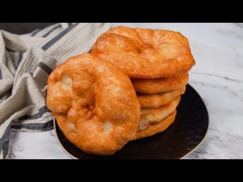 Langos: the Hungarian focaccia you will love at first bite!