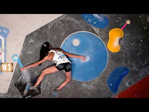L Rakovec, J Garnbret and Sh Coxsey. IFSC Climbing World Cup Moscow 2019 - Bouldering Finals