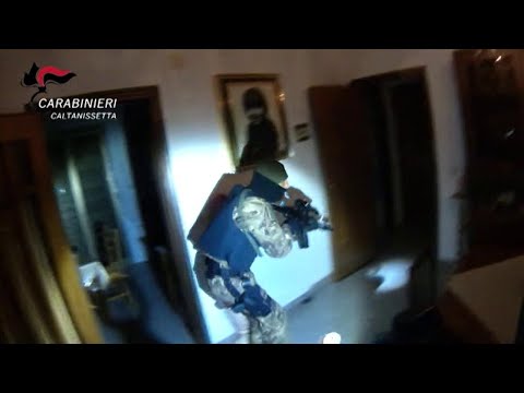 Caltanissetta, arrestato pericoloso ricercato: il blitz dei carabinieri in soggettiva