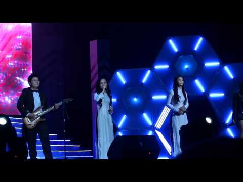 [HD] Simple band - Ugly cover @ 2NE1 Concert in Vietnam 2011