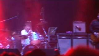 Fractaler - Warning - concierto con Oasis