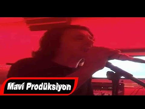 Dön dinmeyen acılarım dinsin..