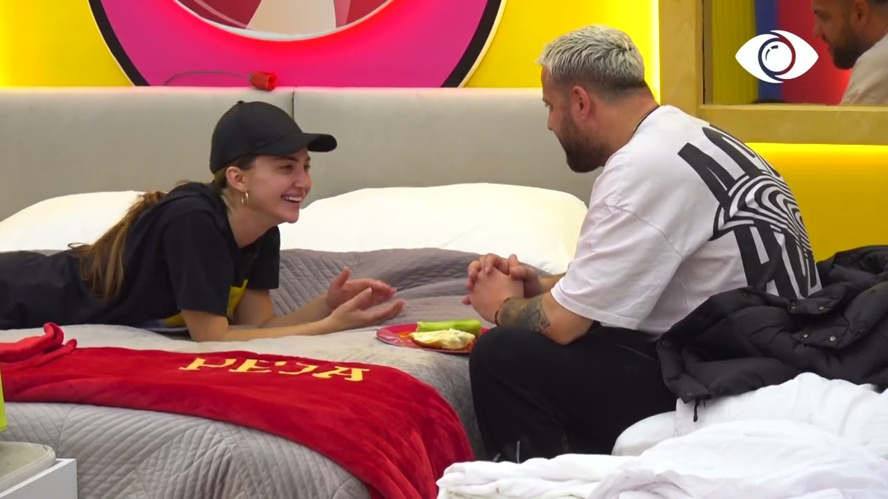 “Buzët e tua në formë dallge”, dedikimi plot humor i Kiarës për Luizin