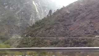 preview picture of video 'Awesome View! On the way to Manali (from Shimla), India'