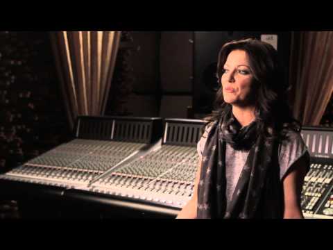 Martina Talks About "What Becomes of the Brokenhearted"