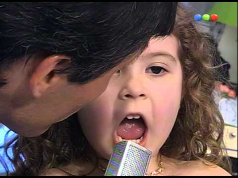 Show de los chicos: Camila cuenta chiste - Videomatch 99