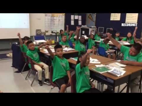 VIDEO: Listen to @alsil23 class sing the Notre Dame fight song as they prepare to fly to South Bend