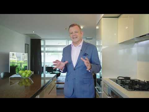 Private top floor living in West End