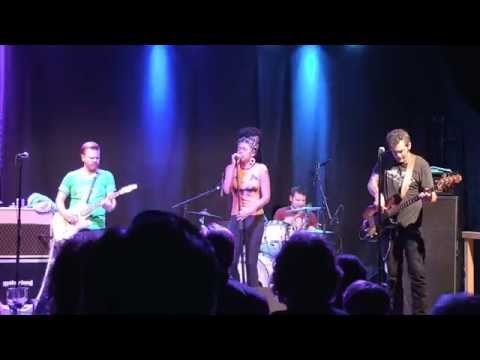 Nikki Hill - Right on the Brink