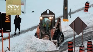 Heavy snow and low temperatures across Canada, northern US