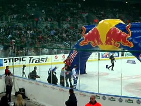 Jan Žižanović - Hrvoje Starjački (Red Bull Crashed Ice--Finale 2011)