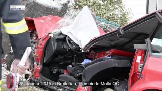 preview picture of video 'Schwerer Verkehrsunfall – zwei Insassen eingeklemmt'
