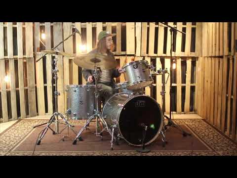 DW Performance Titanium Sparkle Drum Set - 18x22,10x13,16x18,8x14