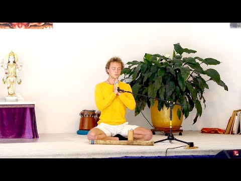 Schamanische Yogastunde mit Tilman - Mittelstufe Yoga Vidya Live 16.15 Uhr 21.09.2020