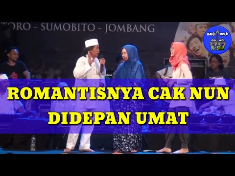 🔴Romantisnya Cak Nun Dan Bunda Novia Kolopaking Didepan Umat Melantunkan Lagu Tembang Kenangan