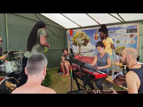 Teacha Dee and Perfect Giddimani - Positive Energy - Unplugged Rehearsal - (Budapest Riddim Band)