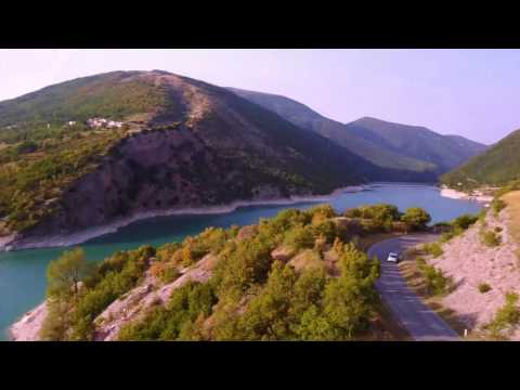 Volo sul Lago Fiastra con #Mavic Pro [4K]