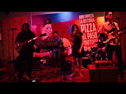 Sunday morning - Maroon 5 by Groove Addiction