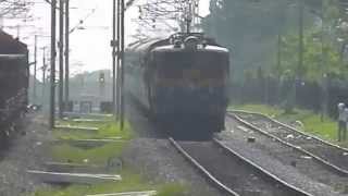 preview picture of video 'Cocanada Express the Only ICF livered AC Express rips past Ghatkesar'
