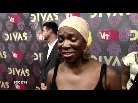 Thumbnail for India Arie talking about the performing with Adele on VH1 Divas (September 17, 2009) by Adele