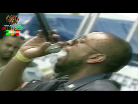 Selector Bluzz--Vintage Reggae Classics. 4