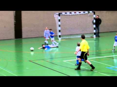 SVN Bambinis 2010/11 - Jannis Solo und Micks Dreifachchance gegen Eintracht Baunatal.mov